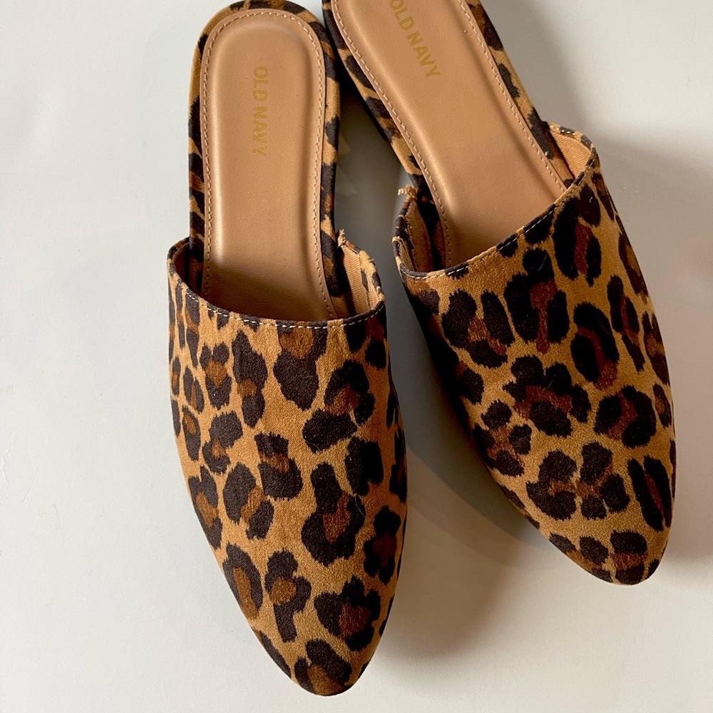 Old Navy leopard print slides mules size 9.5